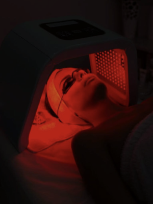 Light therapy facial